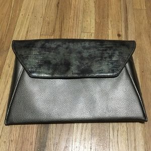 Envelope clutch
